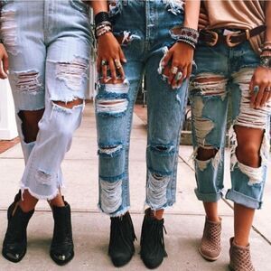 Carmar Women's Non-stretch Low Fit Baggy Distressed Jean